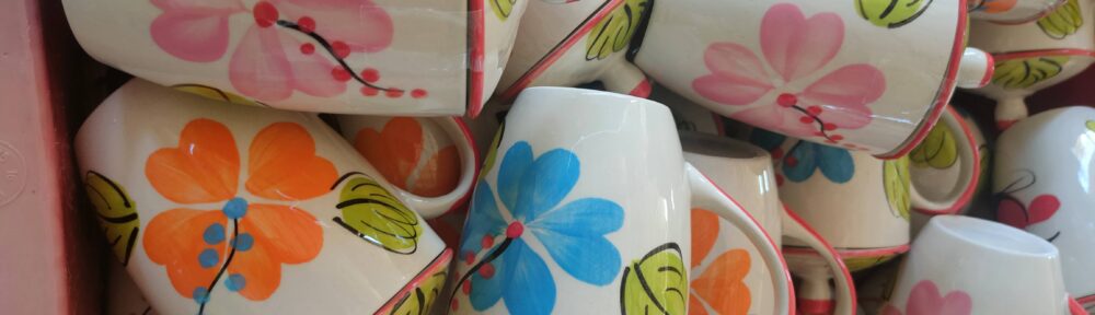 แก้วมัคแบบมีฝาปิด ลายดอก สีขาวล้วน