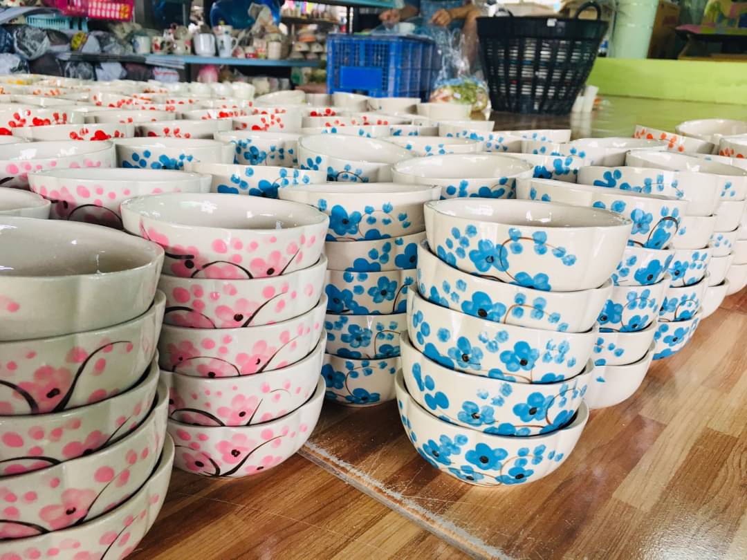 ถ้วยชามสวยๆ สําหรับของที่ระลึก